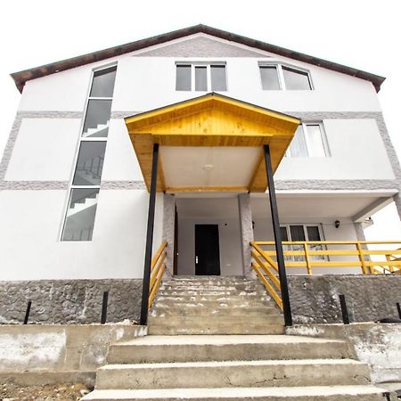 Katos Guesthouse เมสเตีย ภายนอก รูปภาพ